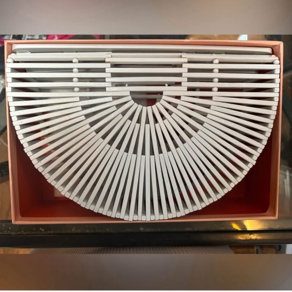 Cult Gaia White Clutch